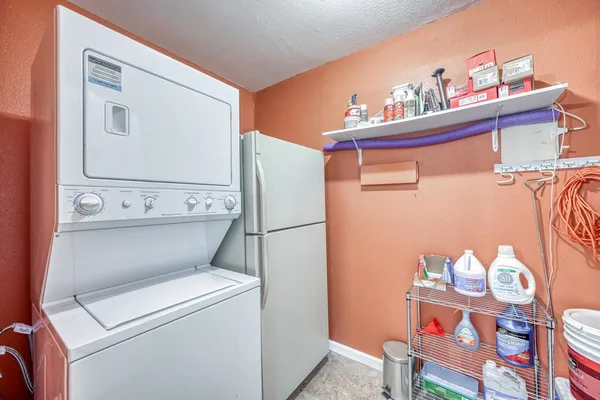 $399,999 | 806 Highcrest Drive, Unit 19, Granite Shoals, TX 78654