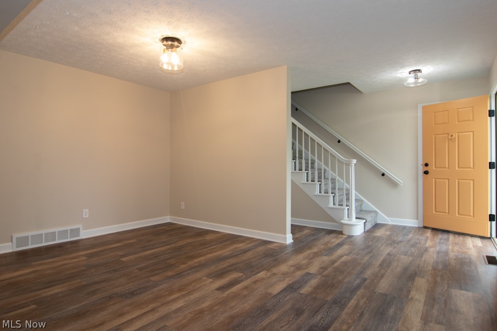 3974 State Road Medina, OH 44256 - Photo 6 of 32