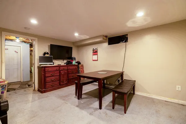 $395,000 | 160 Stafford Road, Holland, MA 01521