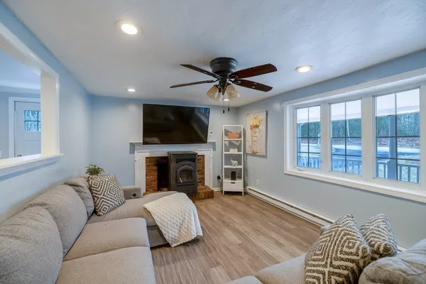 $395,000 | 160 Stafford Road, Holland, MA 01521