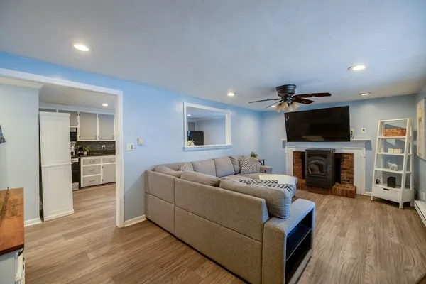 $395,000 | 160 Stafford Road, Holland, MA 01521