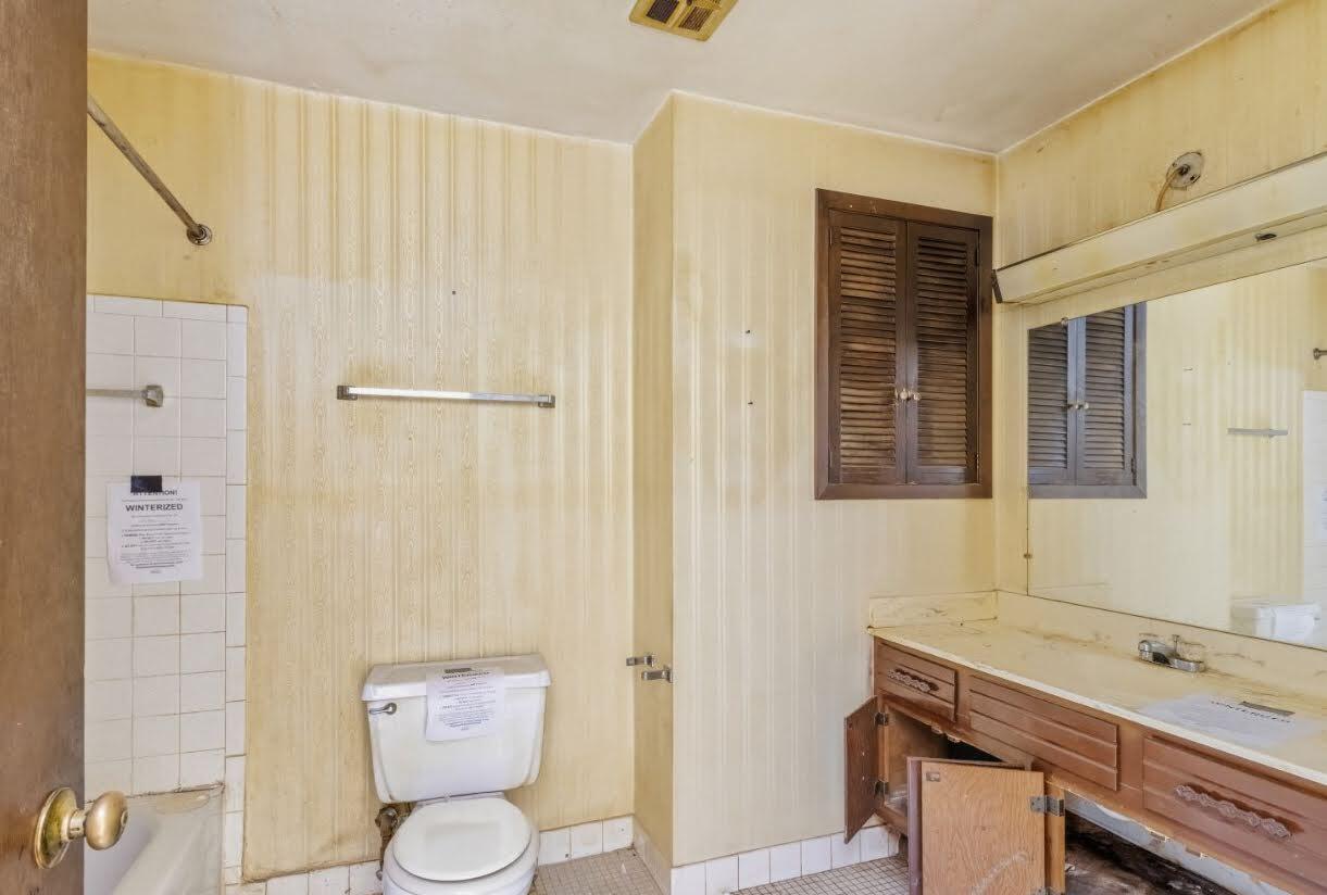 6254 West Port Avenue, Unit C18 Milwaukee, WI 53223 - Photo 16 of 17 Img95