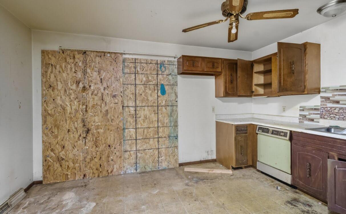 6254 West Port Avenue, Unit C18 Milwaukee, WI 53223 - Photo 6 of 17 Img85