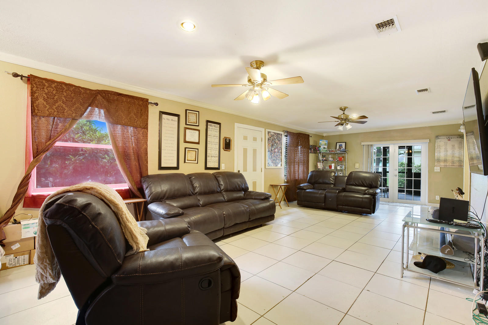 2304 Z Terrace Riviera Beach, FL 33404 - Photo 11 of 16 11_Image_11_of_16_mls