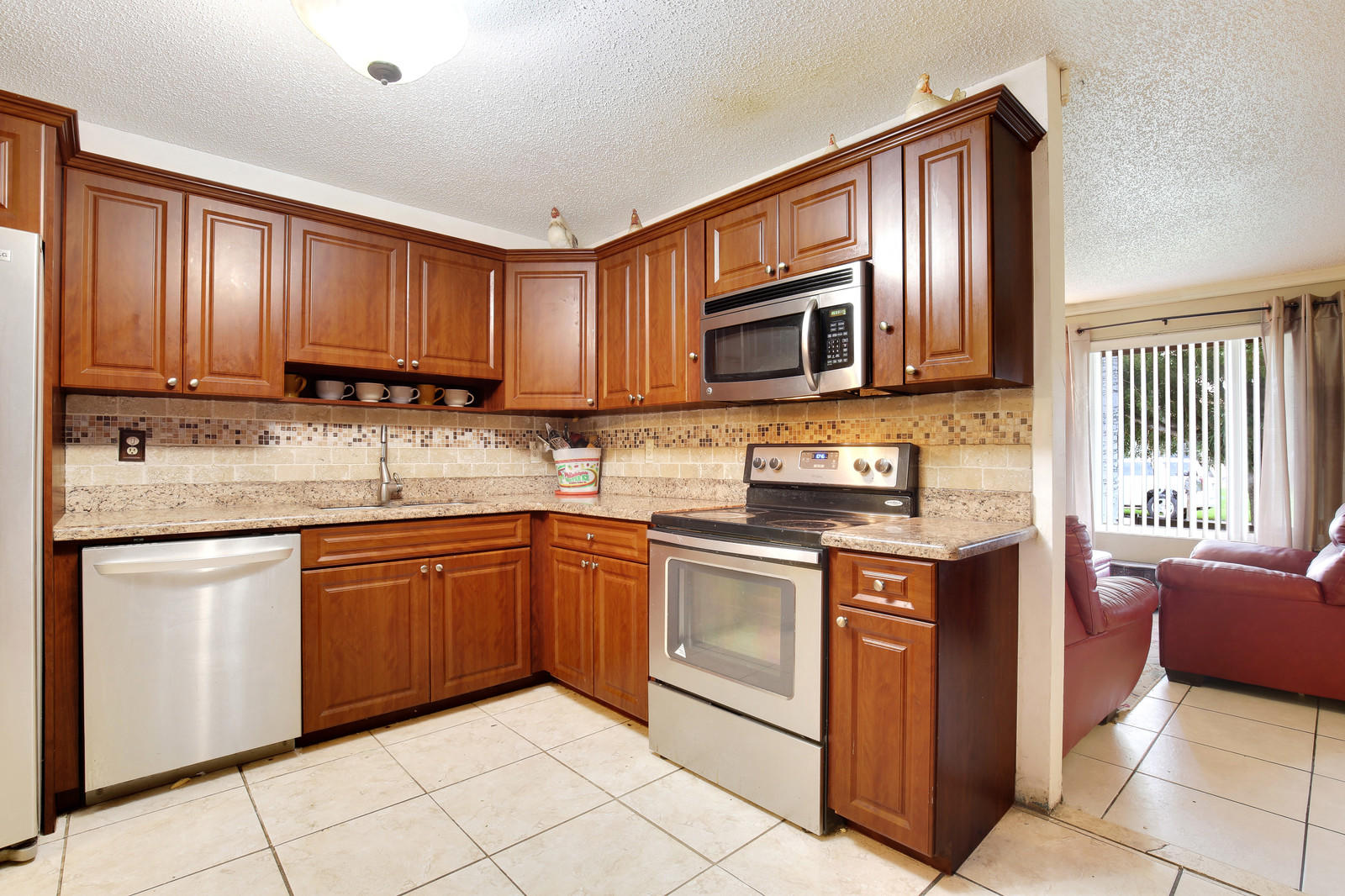 2304 Z Terrace Riviera Beach, FL 33404 - Photo 8 of 16 08_Image_8_of_16_mls