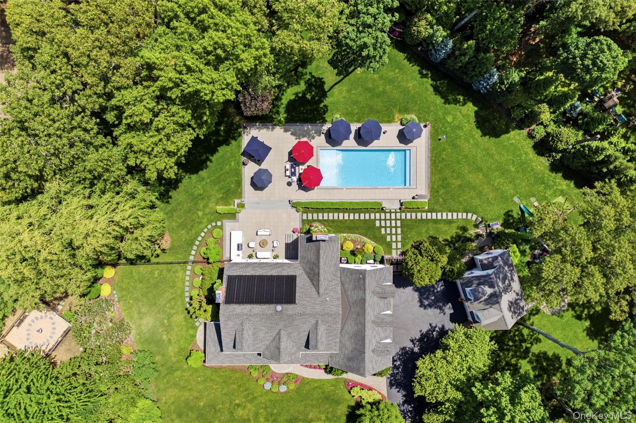 77 Mud Road Setauket, NY 11733 - Photo 5 of 46