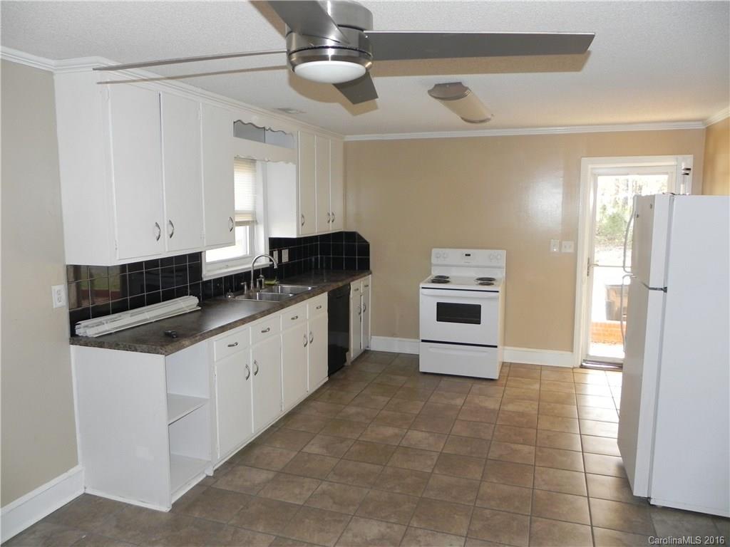 12012 Sam Black Road Midland, NC 28107 - Photo 7 of 24 Gallery Image 7