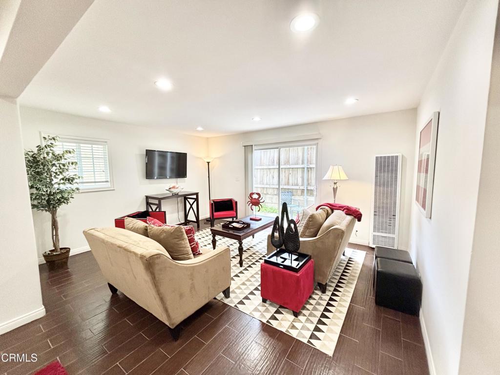 113 Los Robles Street Oxnard, CA 93035 - Photo 2 of 37