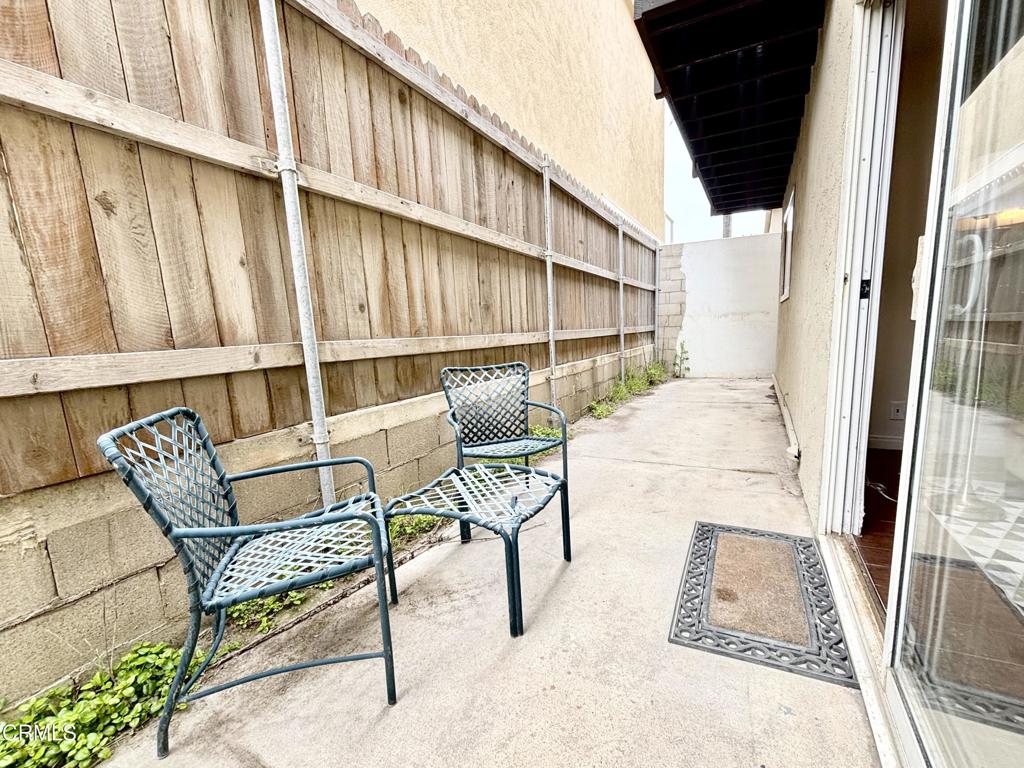 113 Los Robles Street Oxnard, CA 93035 - Photo 9 of 37