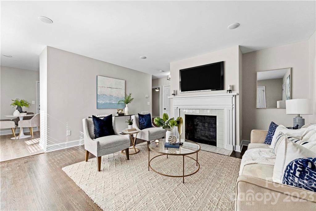 556 Bowman Road Charlotte, NC 28217 - Photo 3 of 25 Gallery Image 3