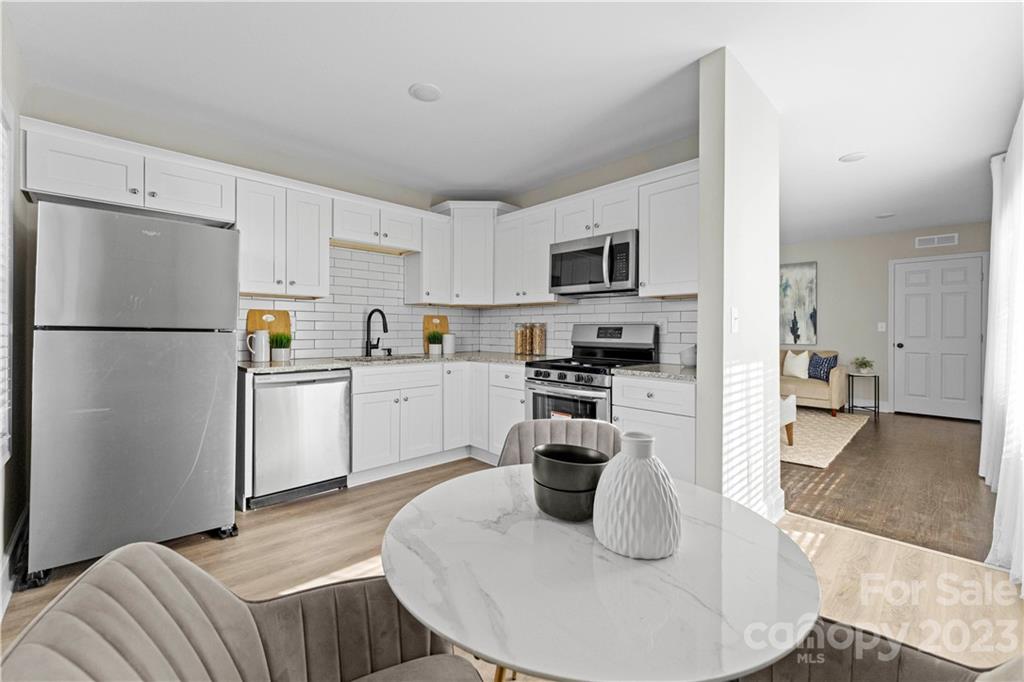556 Bowman Road Charlotte, NC 28217 - Photo 5 of 25 Gallery Image 5