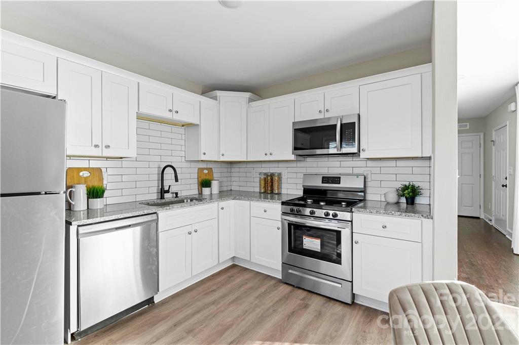 556 Bowman Road Charlotte, NC 28217 - Photo 6 of 25 Gallery Image 6