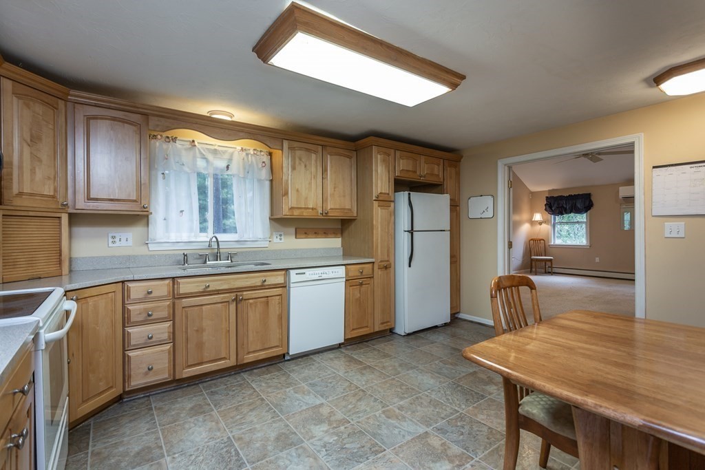 63 Johnson Street Raynham, MA 02767 - Photo 5 of 31 Gallery Image 5