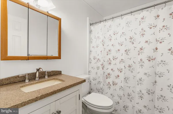 $425,000 | 2450 Shawnee Lane, Waldorf, MD 20601