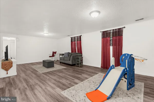 $425,000 | 2450 Shawnee Lane, Waldorf, MD 20601