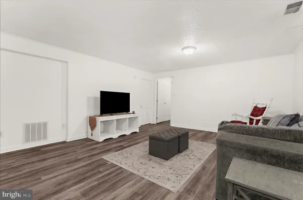 $425,000 | 2450 Shawnee Lane, Waldorf, MD 20601