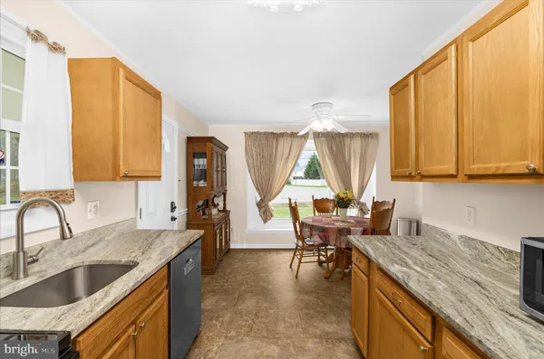 $425,000 | 2450 Shawnee Lane, Waldorf, MD 20601