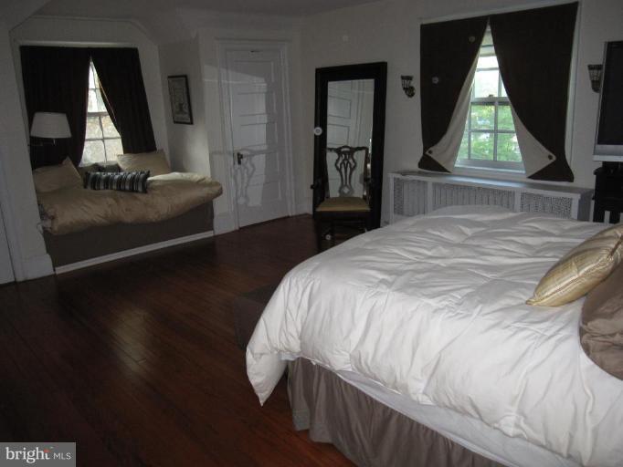 12 Elmwood Road Baltimore, MD 21210 - Photo 8 of 25 Bedroom #1