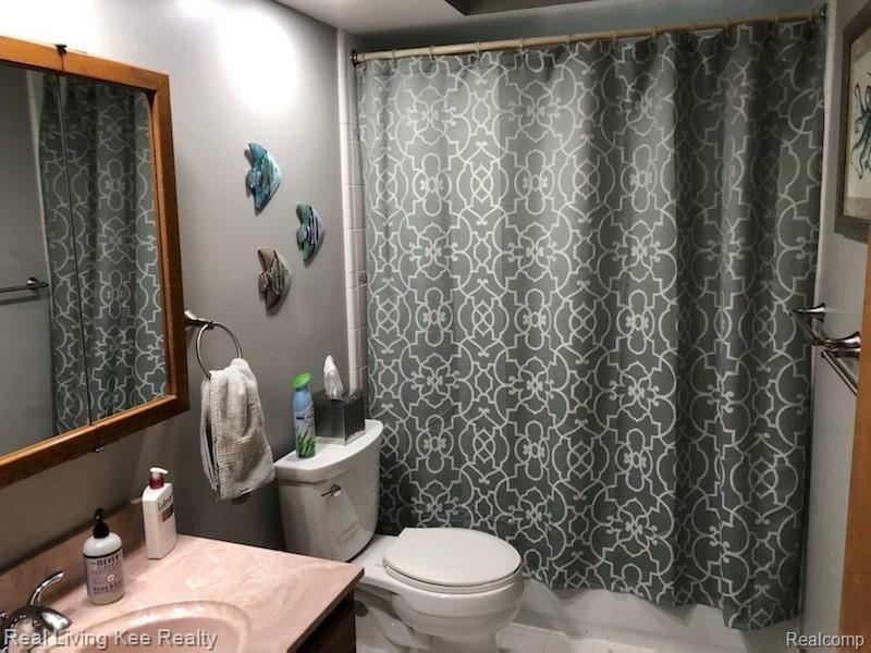 1324 Catalpa Drive Rochester, MI 48307 - Photo 30 of 45 IMG_0802.JPG