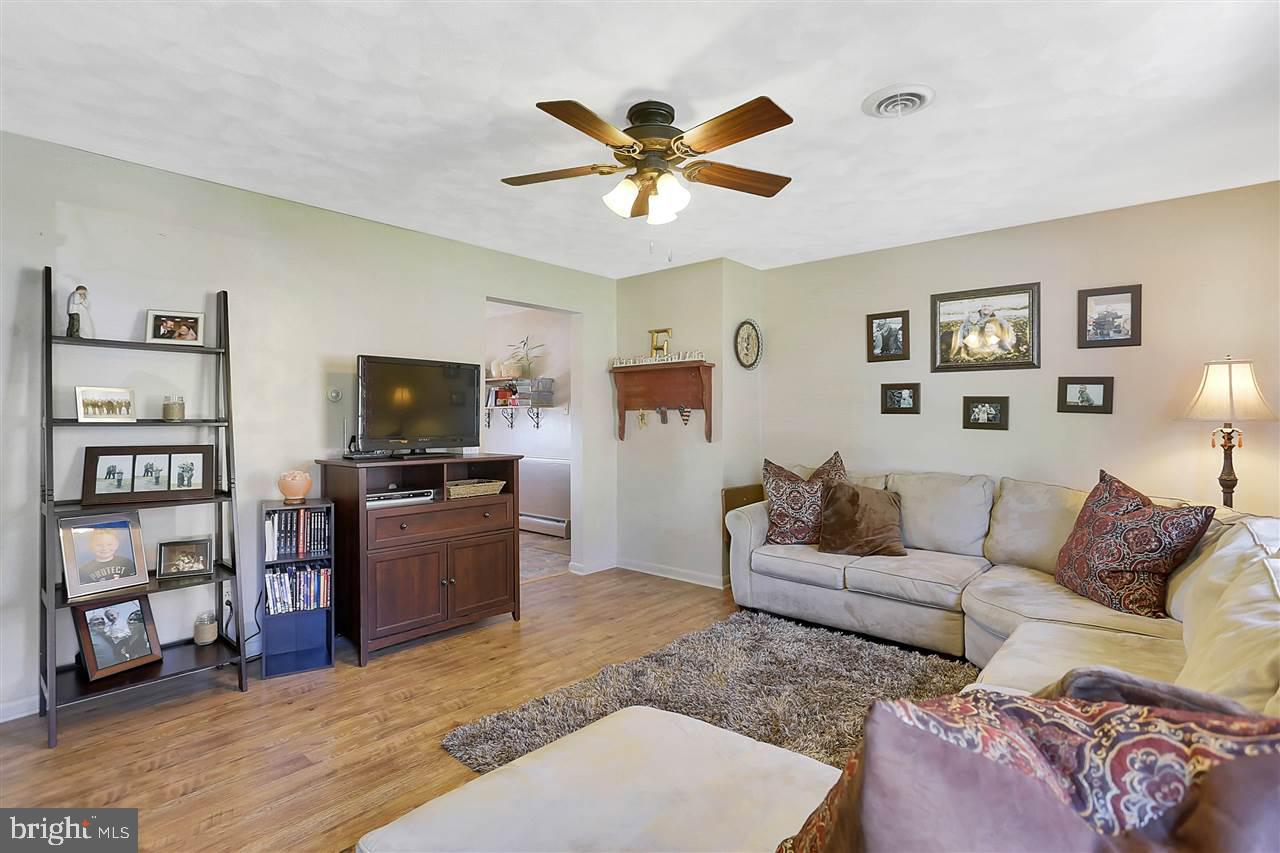 38 Merrin Road York, PA 17402 - Photo 4 of 24 Gallery Image 4