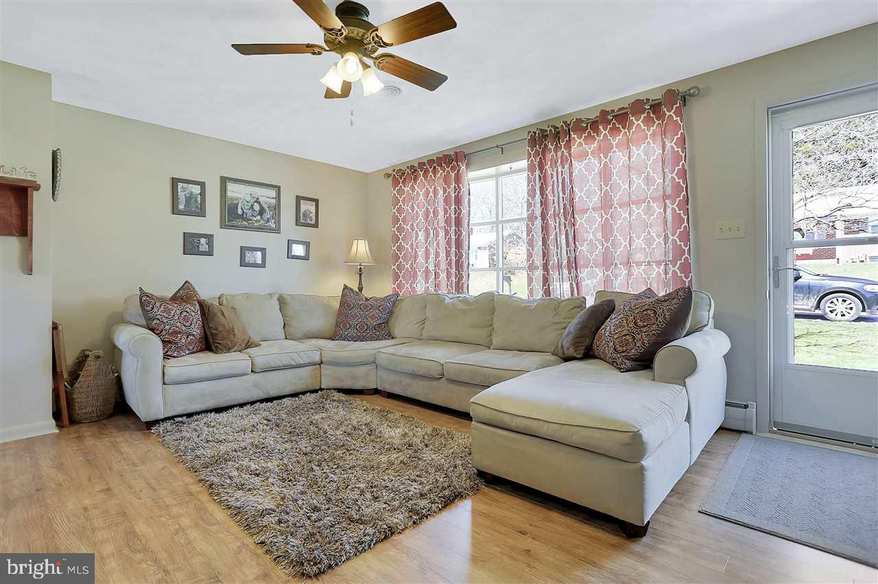 38 Merrin Road York, PA 17402 - Photo 5 of 24 Gallery Image 5