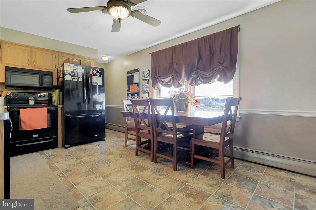 38 Merrin Road York, PA 17402 - Photo 7 of 24 Gallery Image 7