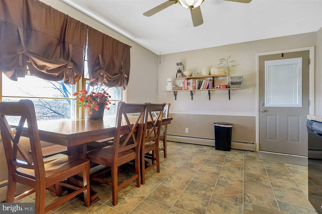 38 Merrin Road York, PA 17402 - Photo 9 of 24 Gallery Image 9