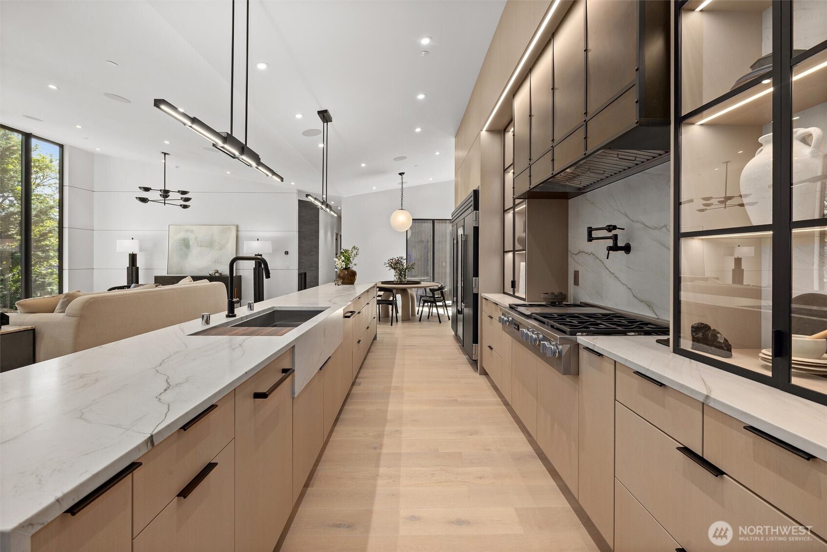 204 Northside Road Bellevue, WA 98004 - Photo 9 of 40