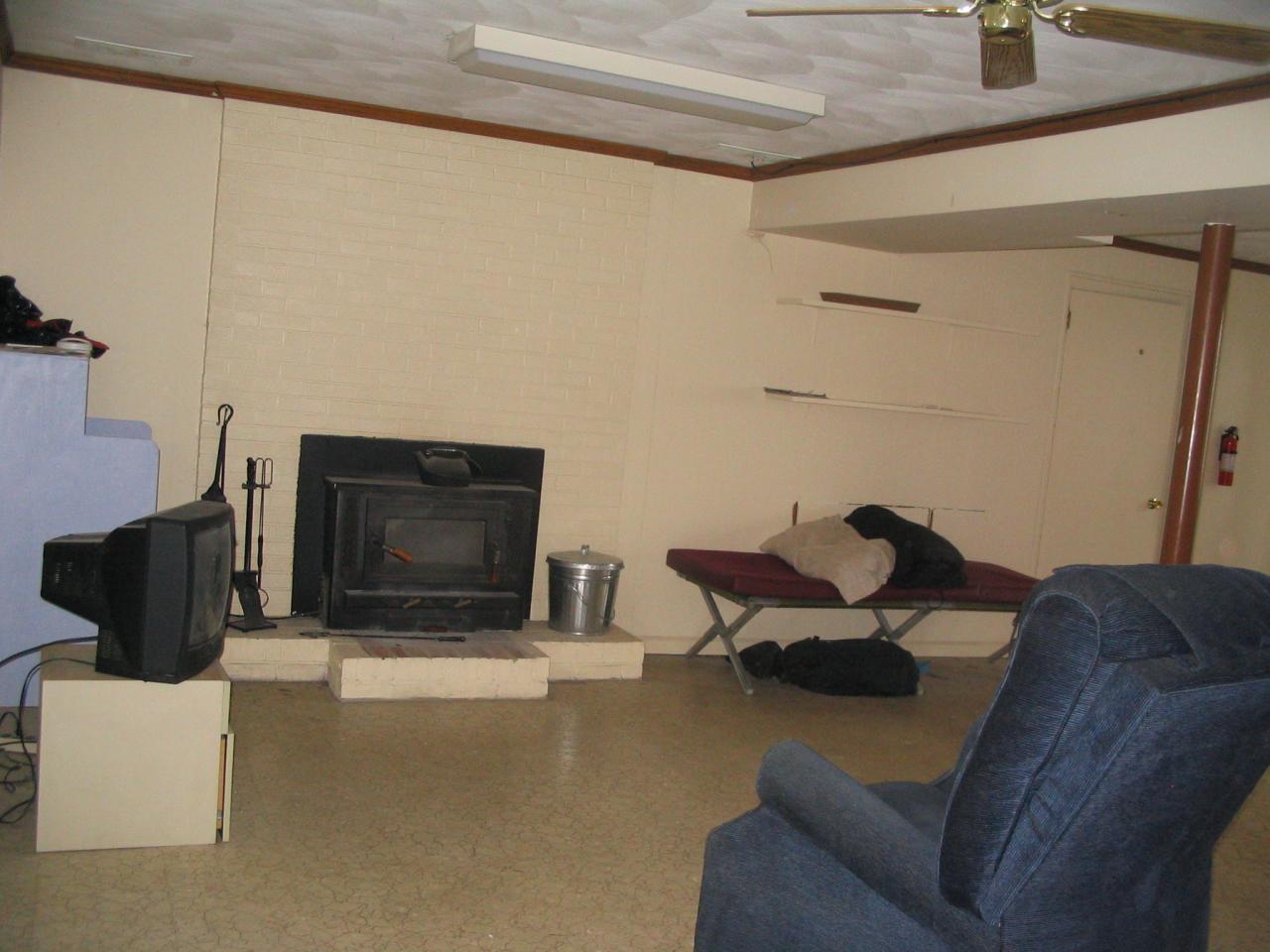 3235 Rasmont Road Roanoke, VA 24018 - Photo 9 of 15 Downstairs Family Room