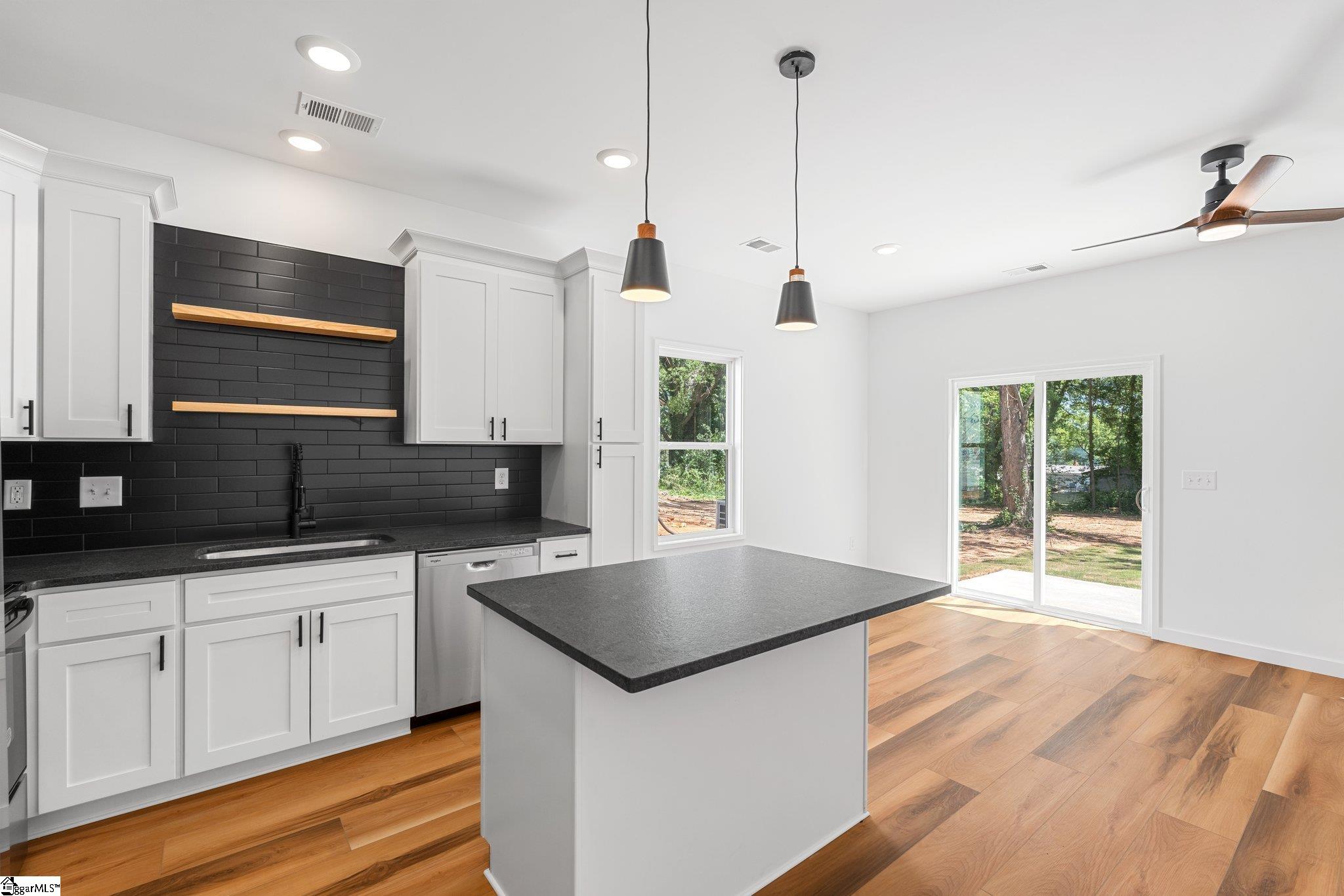 307 Donaldson Road Greenville, SC 29605 - Photo 8 of 31