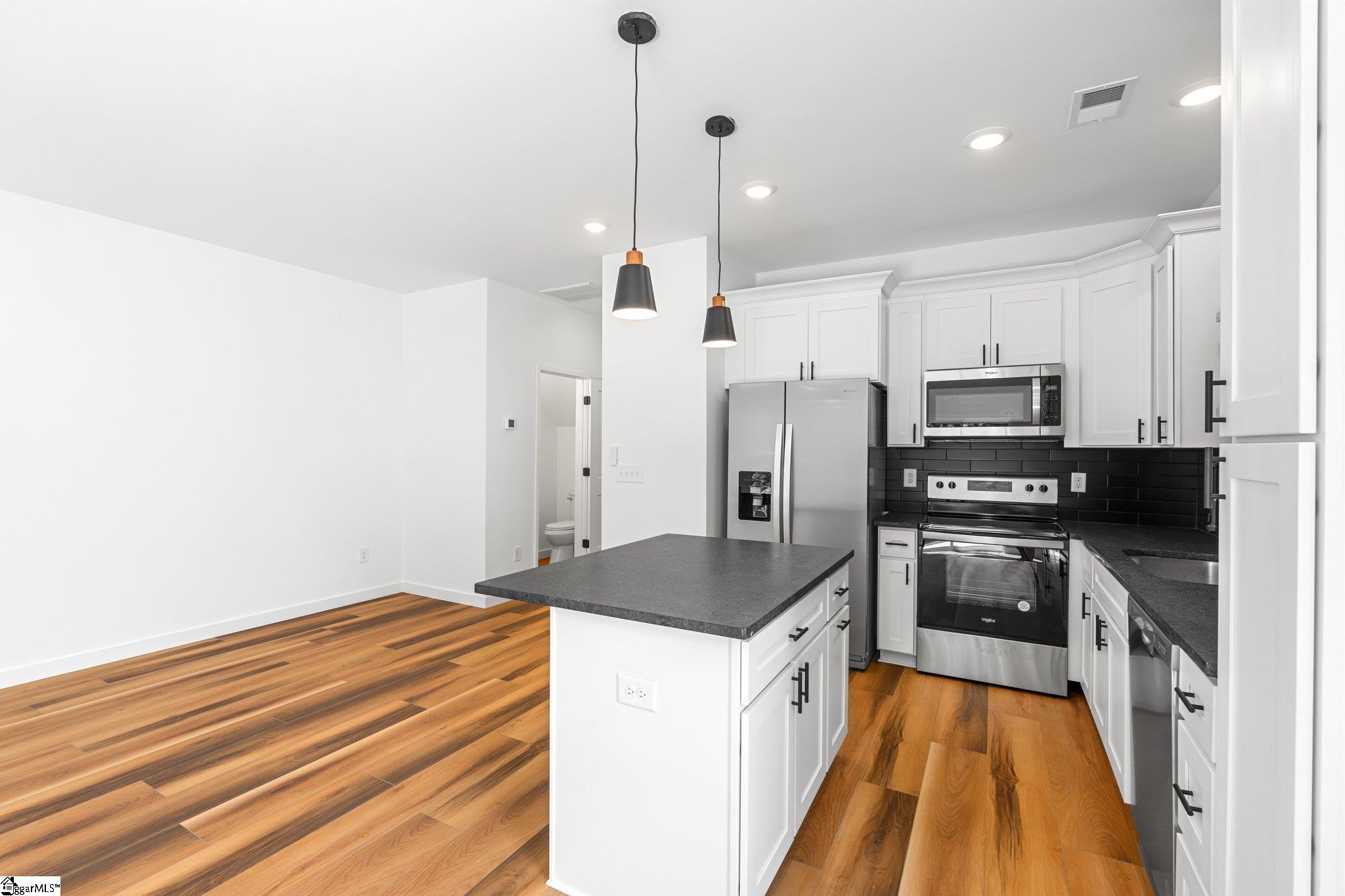 307 Donaldson Road Greenville, SC 29605 - Photo 10 of 31