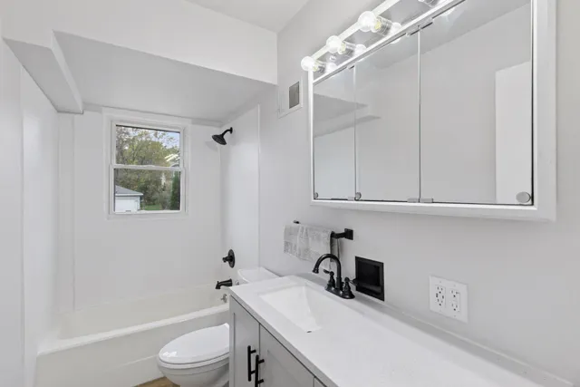 $239,900 | 210 North Renville Street, Winthrop, MN 55396