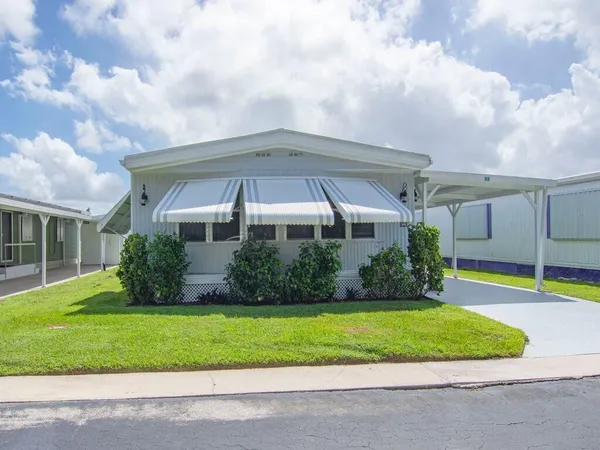 $185,000 | 4800 Southeast Federal Highway, Unit 65, Stuart, FL 34997