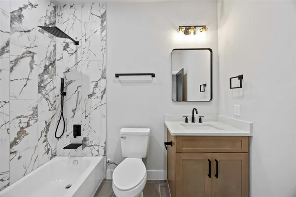 $2,075 | 8310 Mariah Street, Unit B, Houston, TX 77051