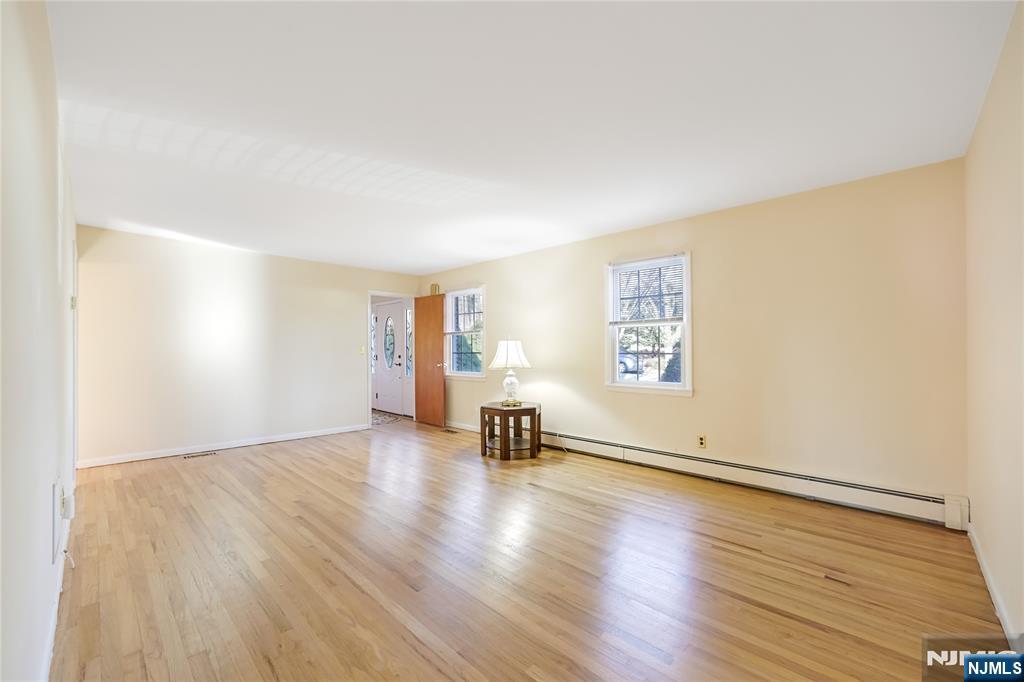 68 Colgate Avenue Paramus, NJ 07652 - Photo 6 of 11