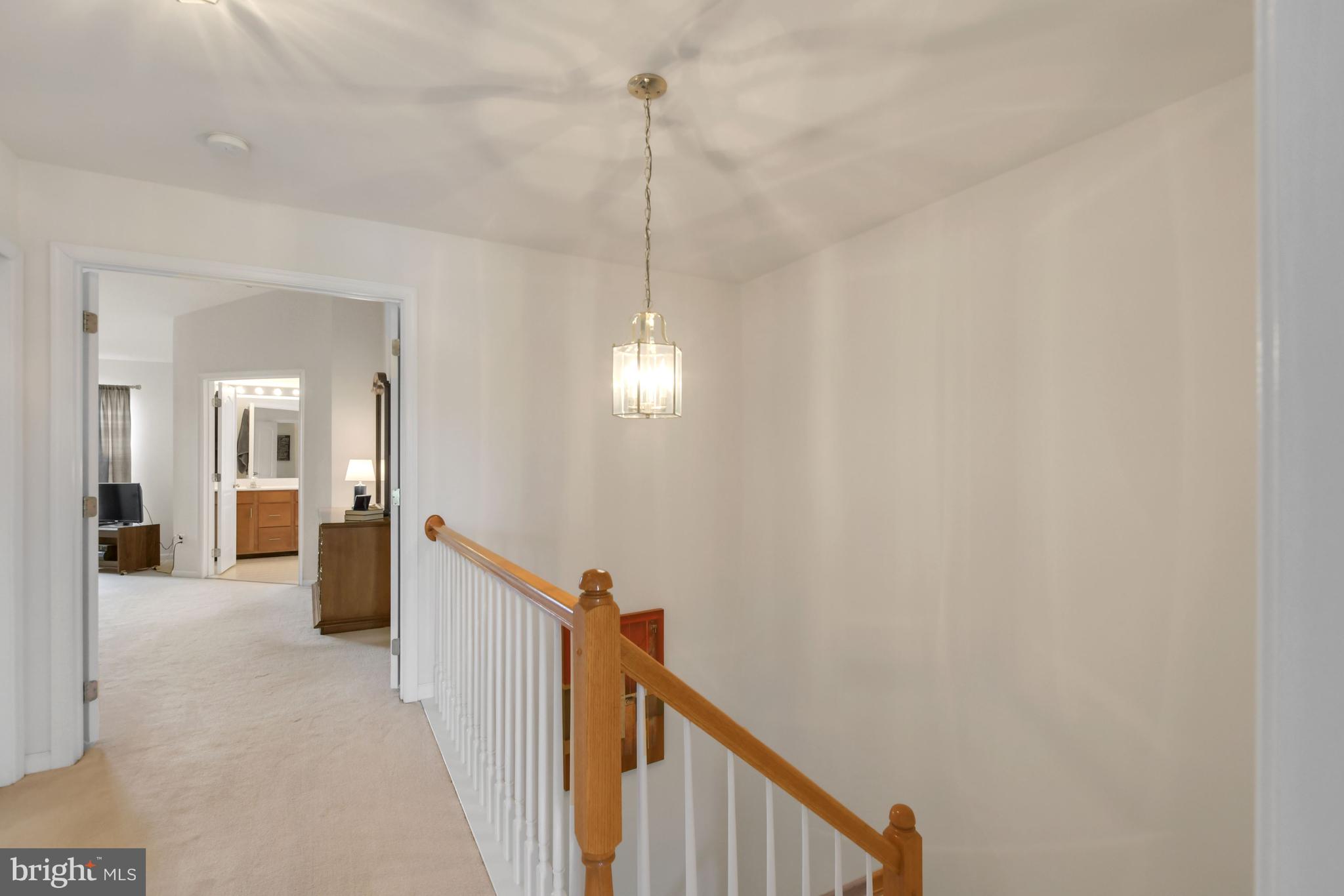 25523 Beresford Drive Chantilly, VA 20152 - Photo 11 of 48 Upper Level Landing