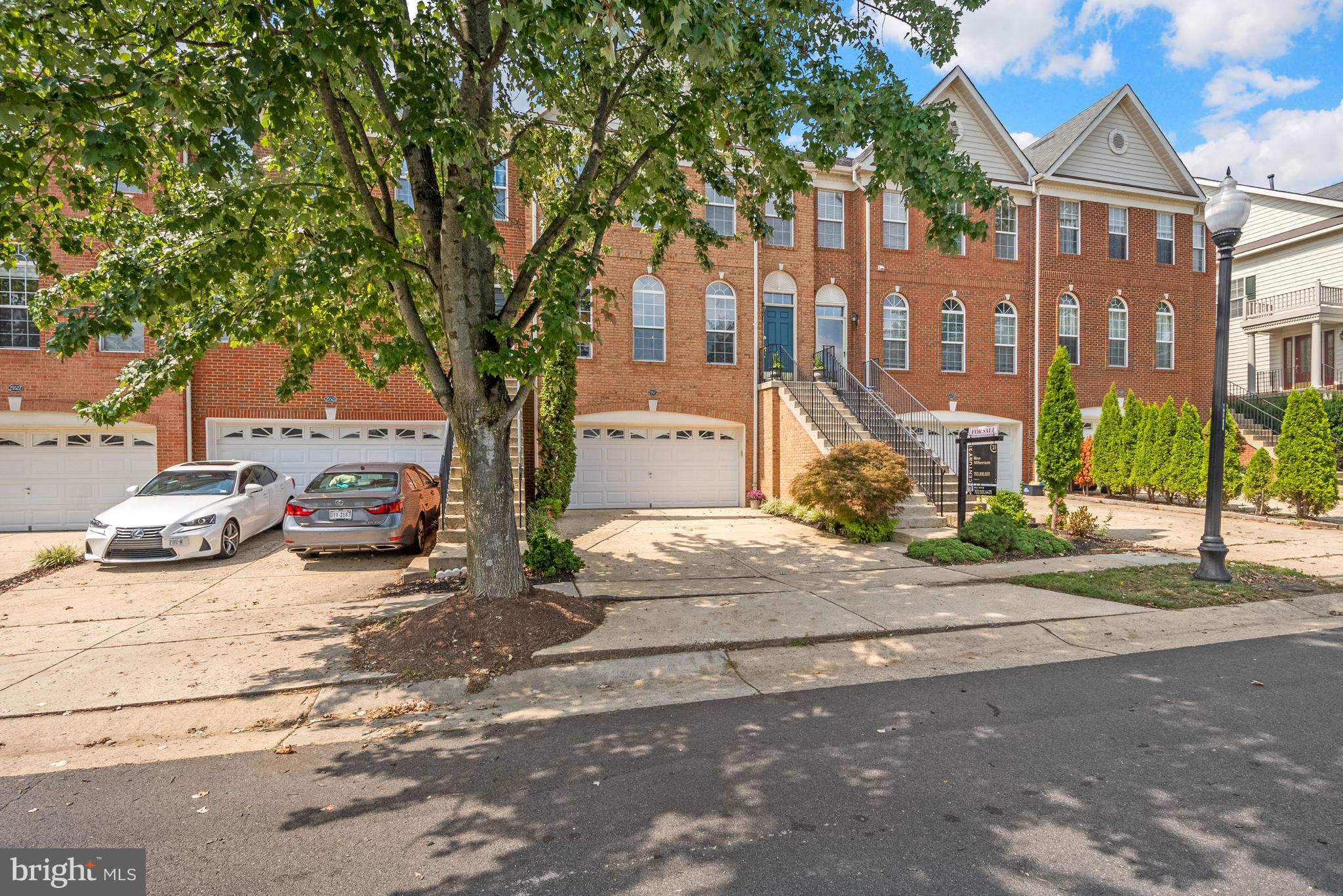 25523 Beresford Drive Chantilly, VA 20152 - Photo 34 of 48 Stately Brick Town Home