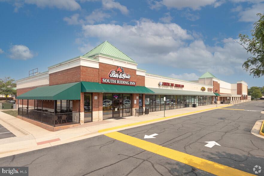 25523 Beresford Drive Chantilly, VA 20152 - Photo 40 of 48 Community Restaurants - The South Riding Inn