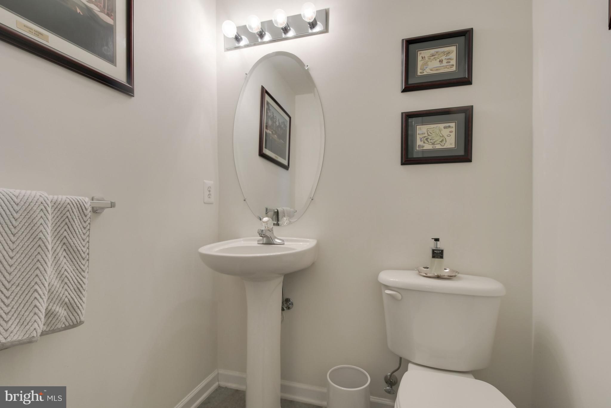 25523 Beresford Drive Chantilly, VA 20152 - Photo 10 of 48 Main Level Powder Room