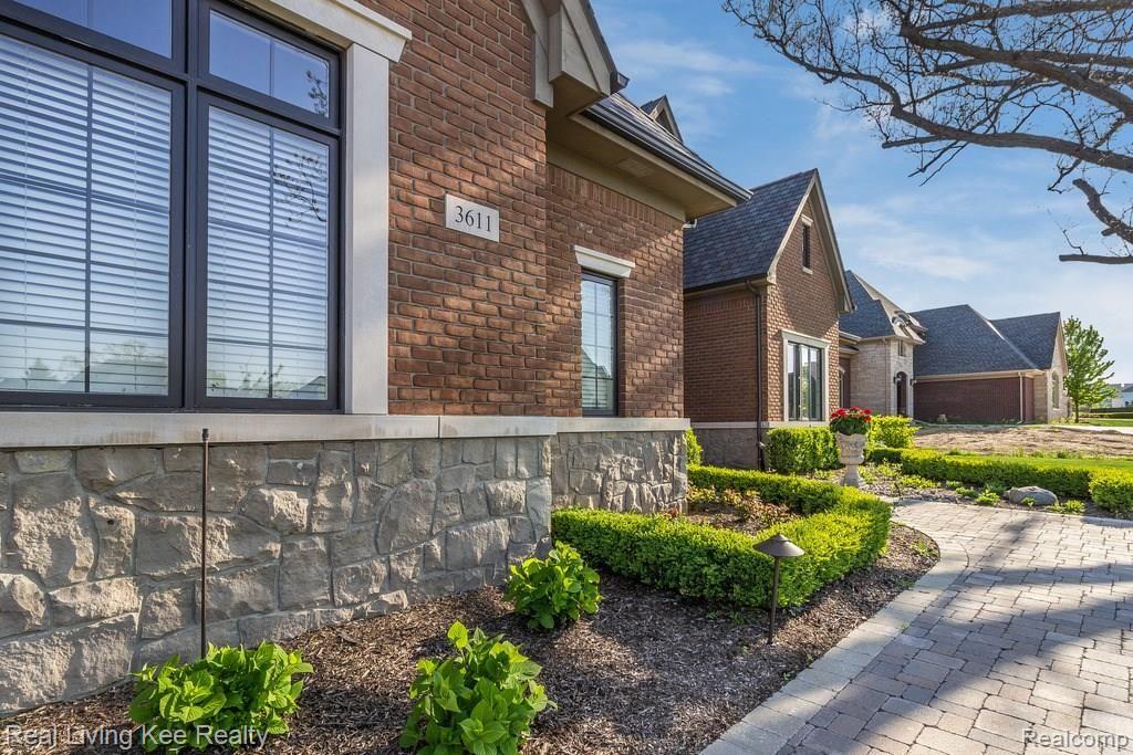 3611 Strathcona Drive Rochester, MI 48309 - Photo 5 of 41 _MG_0445.jpg