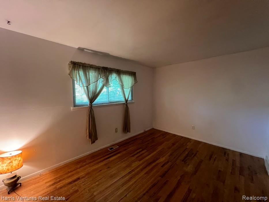 28482 Sutherland Avenue Warren, MI 48088 - Photo 17 of 25 Bedroom #3 with wood-finish flooring