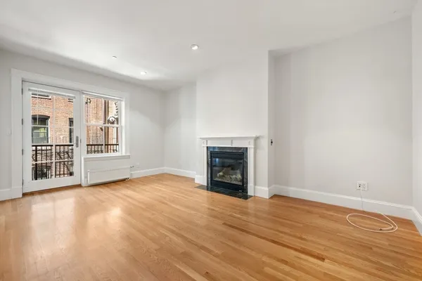 $3,950 | 39 Clarendon Street, Unit 2, Boston, MA 02116