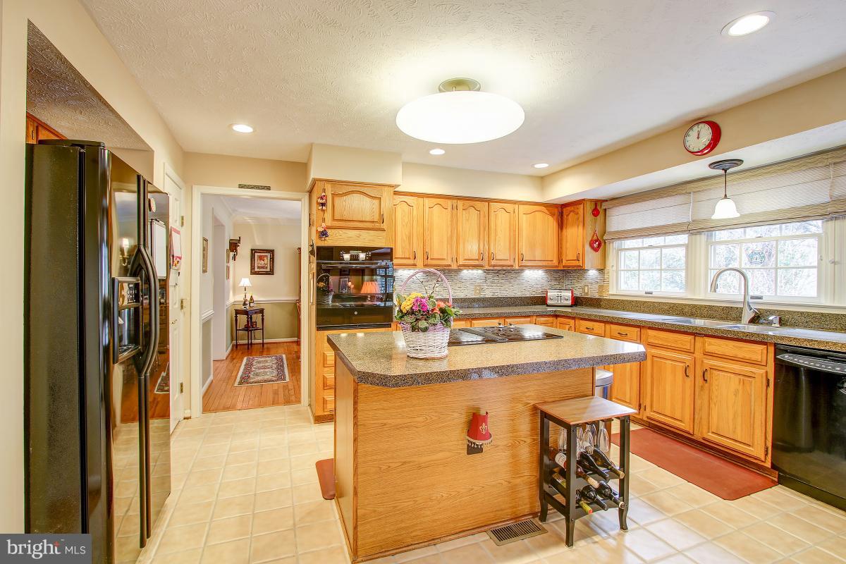 2204 Milburn Lane Reston, VA 20191 - Photo 8 of 30 Plenty of Cabinet & Counter Space