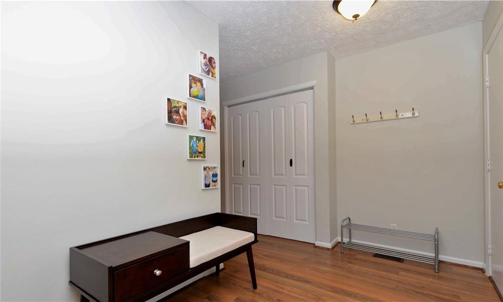 8648 Fox Ridge Lane Indianapolis, IN 46256 - Photo 3 of 32 Gallery Image 3