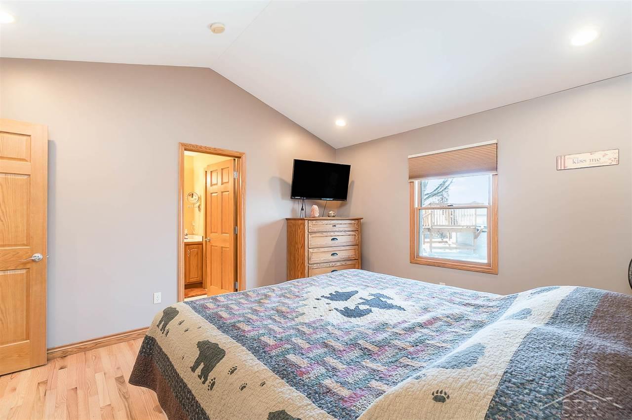 7631 North River Road Freeland, MI 48623 - Photo 19 of 36 50069258-18.JPG