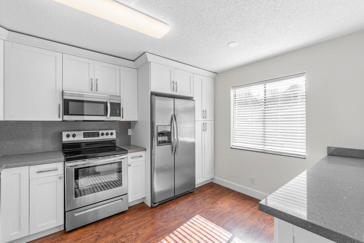 22095 Las Brisas Circle, Unit 102 Boca Raton, FL 33433 - Photo 5 of 23 008-22095LasBrisasCircle-BocaRaton-FL-33