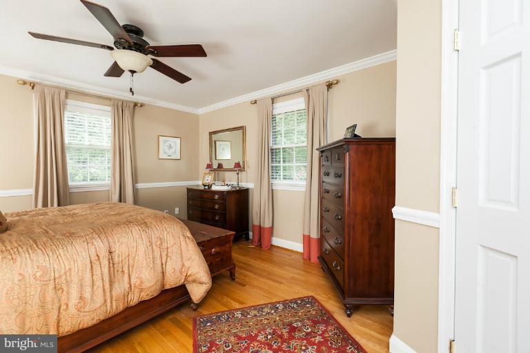 7115 Wardman Road Baltimore, MD 21212 - Photo 2 of 22 Master Bedroom