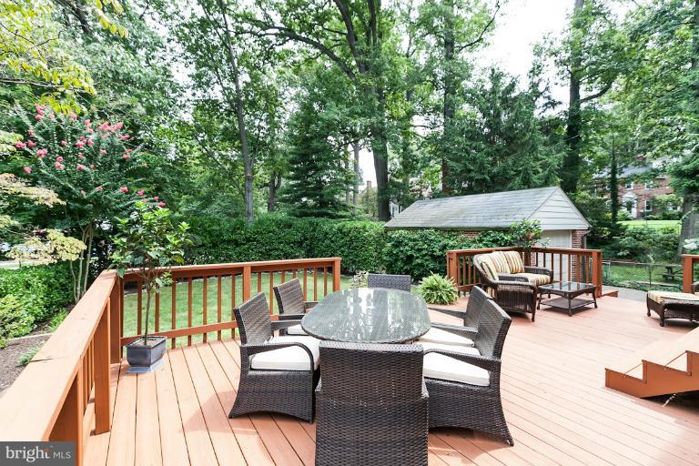 7115 Wardman Road Baltimore, MD 21212 - Photo 13 of 22 Deck