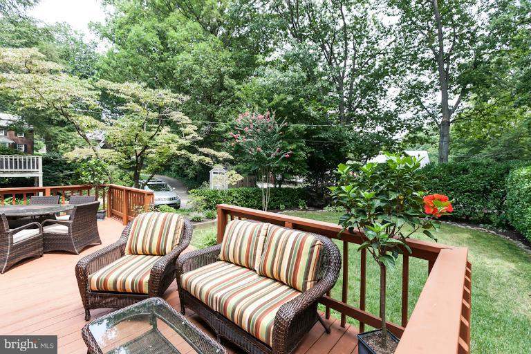 7115 Wardman Road Baltimore, MD 21212 - Photo 14 of 22 Deck