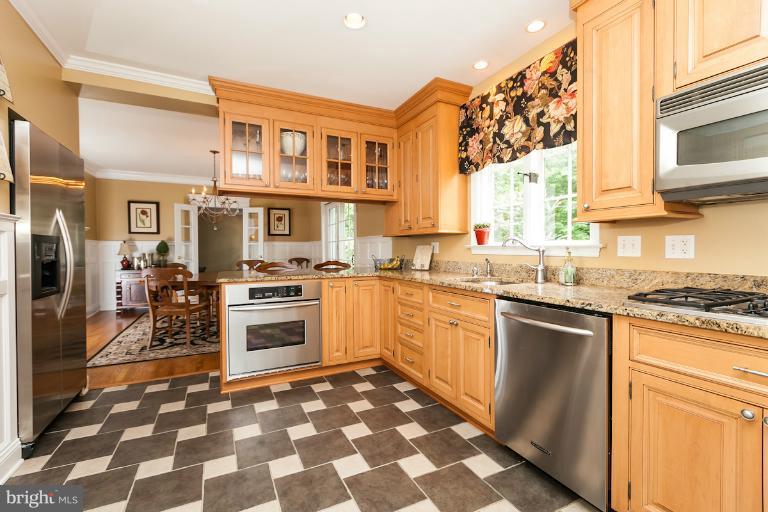 7115 Wardman Road Baltimore, MD 21212 - Photo 17 of 22 Kitchen